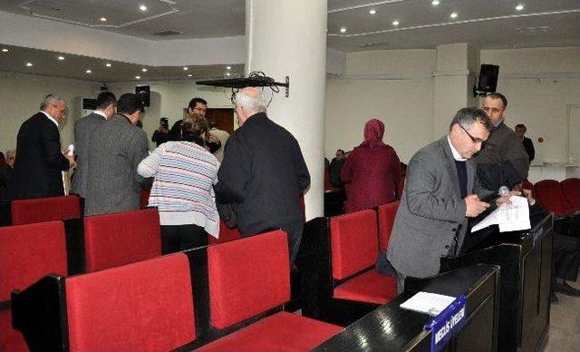 Meclis &Uuml;yeleri Salonu Terk Etti 1