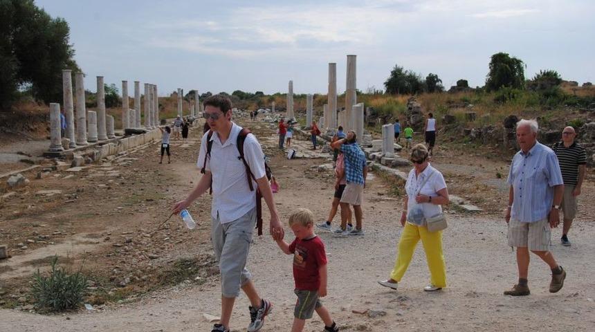 İngilizler Tatillerini Muğla'dan Sonra Ikinci Sırada Antalya'da Yapıyor
