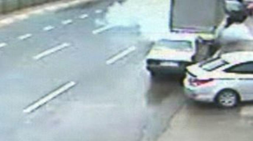 Molotof Ve Ses Bombalı Saldırı G&uuml;venlik Kamerasında