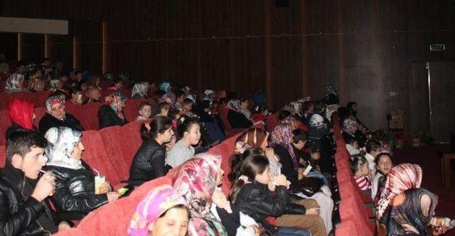 Yetimler G&ouml;n&uuml;llerince Eğlendi 1