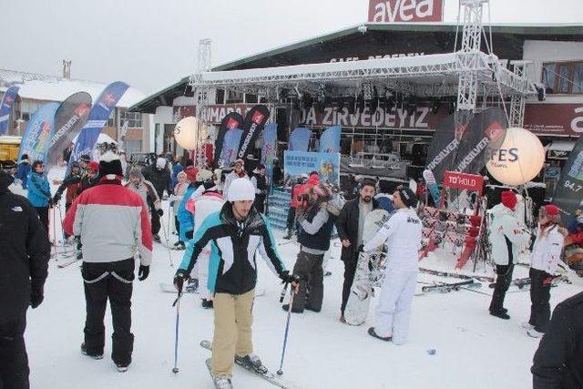 &Uuml;niversite &Ouml;ğrencileri Sınav Stresini Uludağ&rsquo;da Attı 3