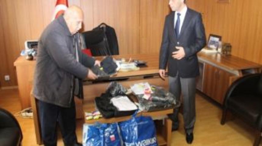 Dinar&rsquo;da 90 &Ouml;ğrenciye Giysi Yardımı