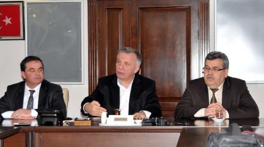 Kalıp&ccedil;ıar Vadisi İ&ccedil;in Destek &Ccedil;ağrısı