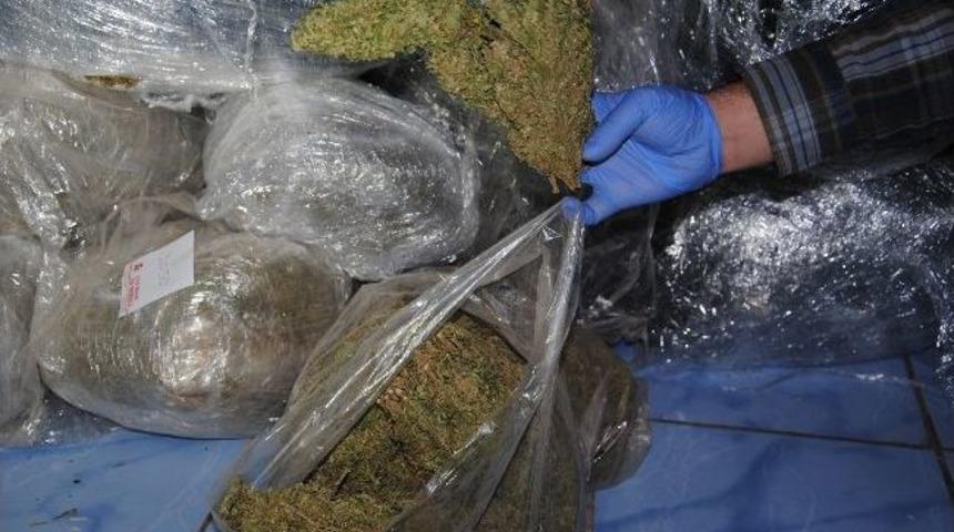 Siverek&rsquo;te Esrar Operasyonu: 9 G&ouml;zaltı