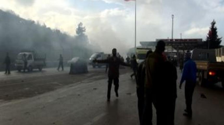 Sınır Kapısında Patlama: 10 &Ouml;l&uuml;, 32 Yaralı