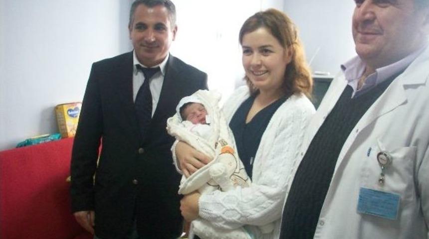 Sokağa Bırakılan Bebeğe Ahmet İsmi Verildi