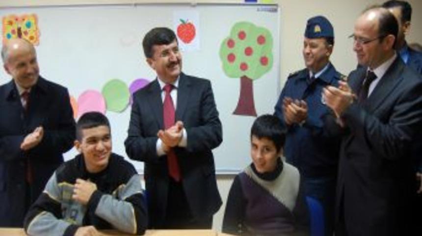 Merzifon Belediyesi Engelli &Ouml;ğrenciler I&ccedil;in Okul Yaptırdı