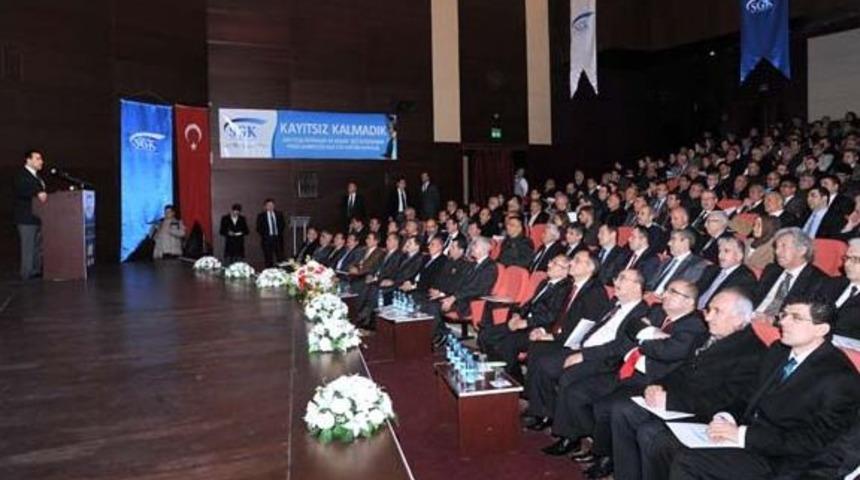 Uşak SGK İl M&uuml;d&uuml;r&uuml; Şenol: İlde Sigortalı &Ccedil;alışan Sayısı 10 Yılda Y&uuml;zde 150 Arttı