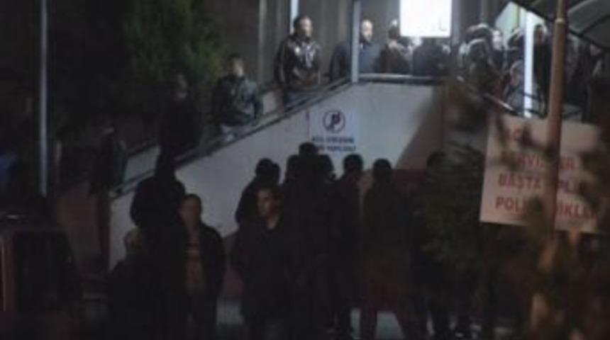 Baba Oğlunu, Gelini Ve Torununu Av T&uuml;feği Ile Vurdu: 1 &Ouml;l&uuml;, 2 Ağır Yaralı