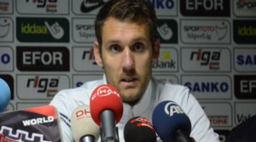 Kasımpaşa Teknik Direkt&ouml;r&uuml; Shota: Maalesef Istediğimizi Yapamadık