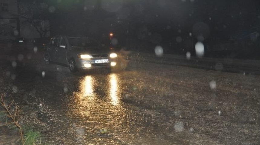 Şiddetli Yağmur Hayatı Olumsuz Etkiledi