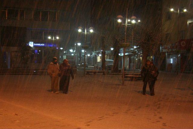 Aksaray&rsquo;da Kar Yağışı 1