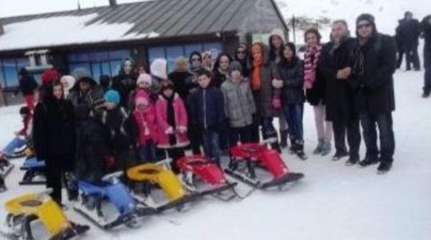 Yurt &Ccedil;ocukları S&ouml;mestr Tatilinde Erciyes&rsquo;te Stres Attı