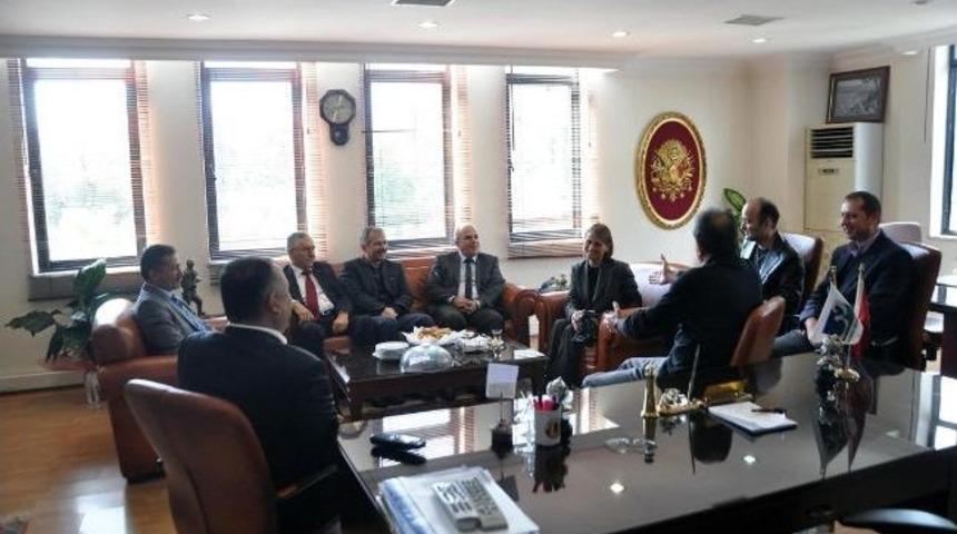 Fak&uuml;lteye Destek Veren Başkan Saatcı&rsquo;ya Teşekk&uuml;r