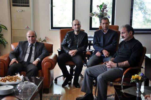 Fak&uuml;lteye Destek Veren Başkan Saatcı&rsquo;ya Teşekk&uuml;r 2