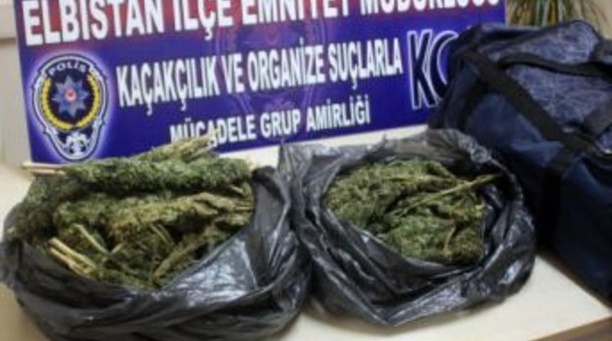 3 Kilogram Kubar Esrar Ele Ge&ccedil;irildi