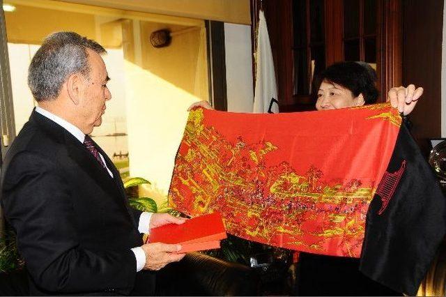 Çinli Belediye Başkan Yardımcısından Kocaoğlu’na Ziyaret