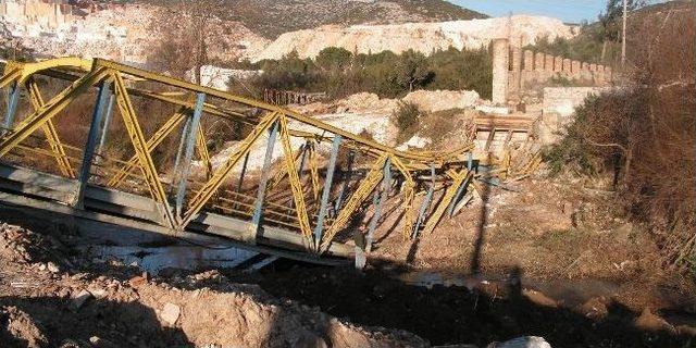 Yatağan’ın Sembolü Olan Demir Köprü 8 Yıl Aradan Sonra Yapılıyor