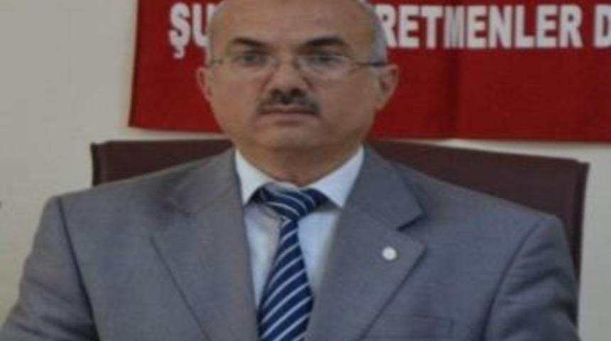 Baş&ouml;rt&uuml;l&uuml; &Ouml;ğretmenin Salona Alınmaması