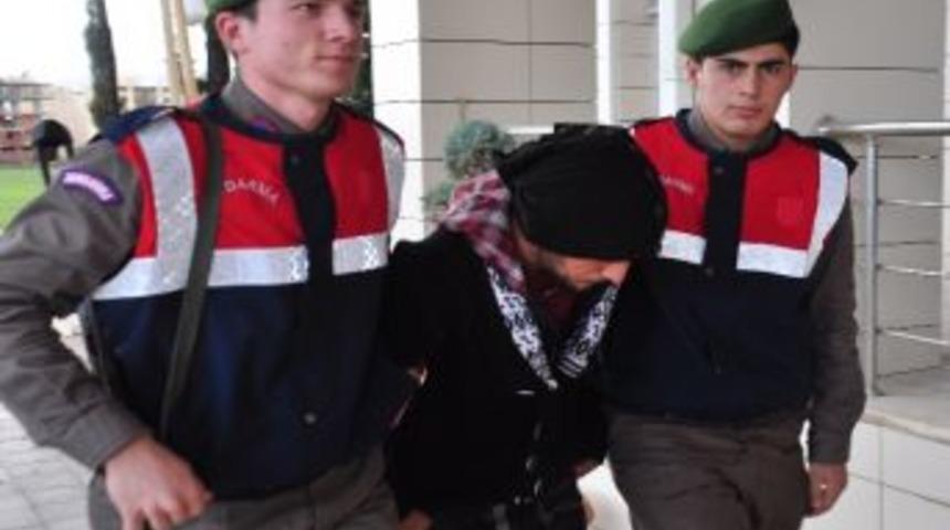 Hurda &Ccedil;alan Şahıslar Yakalandı