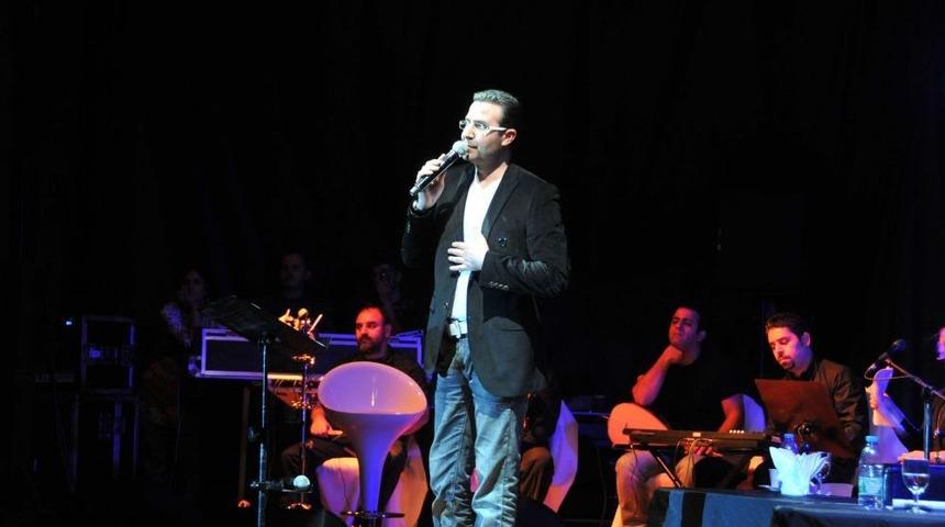 Şiir Sevgisi Salona Sığmadı