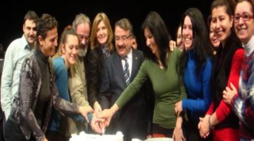 Bursa Şehir Tiyatrosu, 7'inci Yaşını Kutluyor
