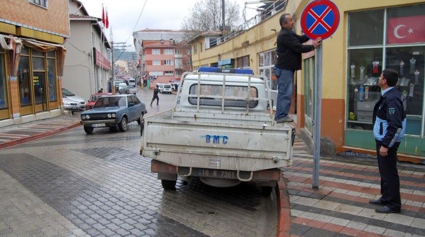 Orhaneli&rsquo;nde Uyarı Levhaları Değişti