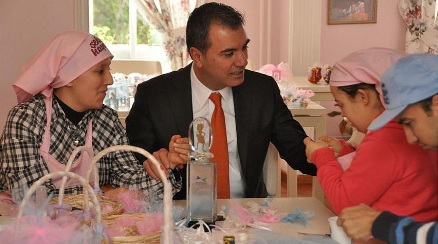 Başkan Kavuncu Şeker Hayat At&ouml;lyesi&rsquo;ni Ziyaret Etti