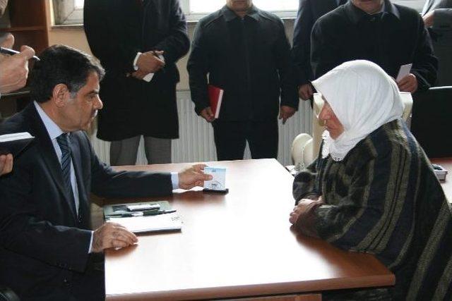 Kars Belediye Başkanı Bozkuş, Halk Gününde Vataşları Dinledi