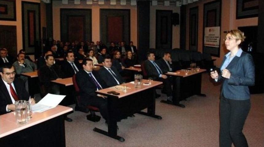 &ldquo;melikgazi Hizmet İ&ccedil;in &Ccedil;alışıyor&rsquo; Konulu Hizmet İ&ccedil;i Eğitim Semineri