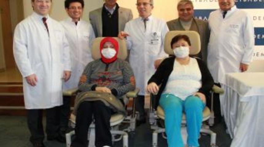 Eşlerine Sevgililer G&uuml;n&uuml; Hediyesi Olarak B&ouml;breklerini Verdiler