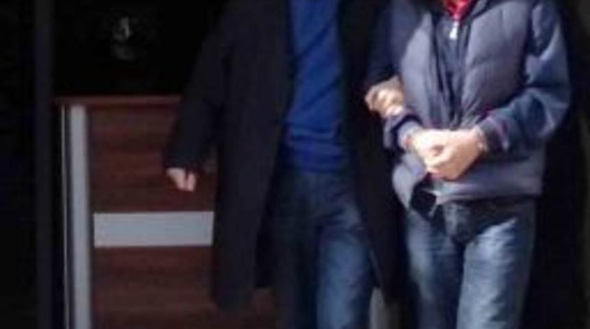 Arkadaşını Bı&ccedil;akladı, 2 Yıl 6 Hapis Cezasına &Ccedil;arptırıldı