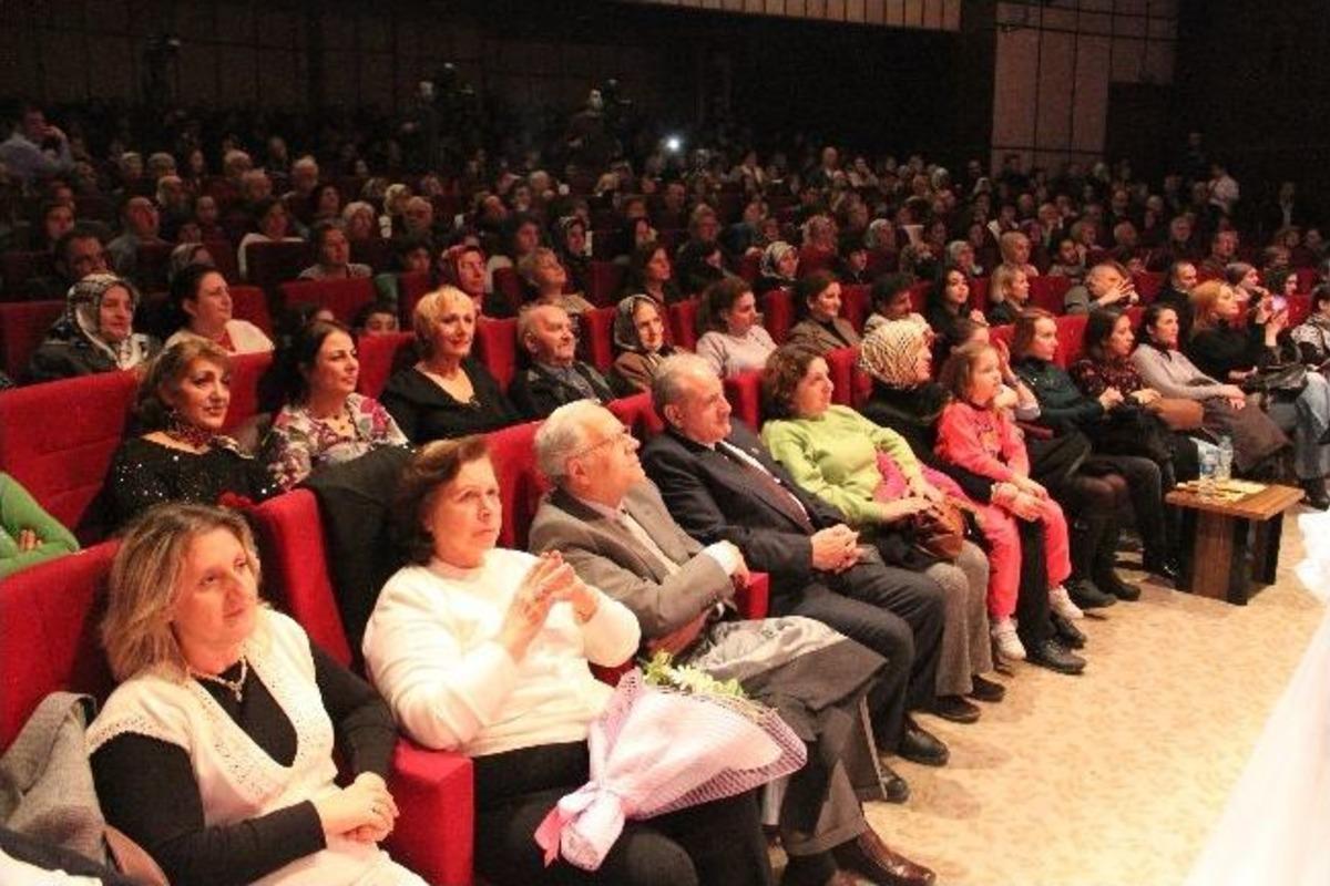 Yıldırım Belediyesi Tsm Korosu İlk Konserini Verdi
