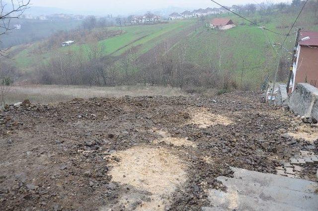 Başiskele'de Altyapı Çalışmaları Devam Ediyor