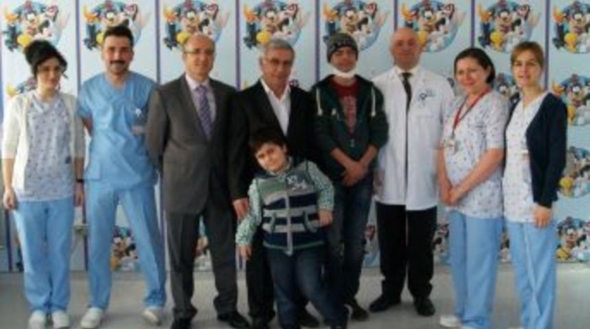 6 Yıl &Ouml;nce Dondurulan Kordon Kanı Ağabeye Şifa Kaynağı Oldu