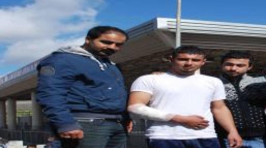 Patlamada En Yakın Arkadaşlarını Kaybetmenin &Uuml;z&uuml;nt&uuml;s&uuml;n&uuml; Yaşıyor