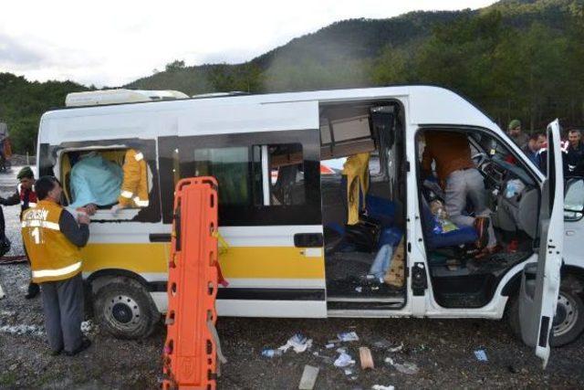 Bozyazı da Trafik Kazası: 7 Yaralı 1