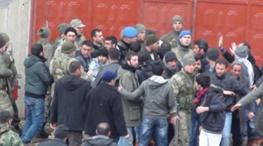 K&ouml;yl&uuml;ler şantiye bastı!