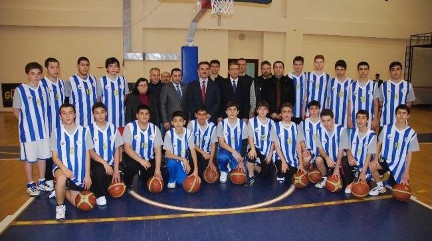 Gen&ccedil; Basket&ccedil;iler Malzemelerine Kavuştu