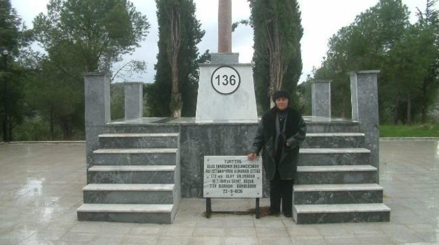 Engelli Kadın Şehitliğin G&ouml;n&uuml;ll&uuml; Bakıcısı Oldu