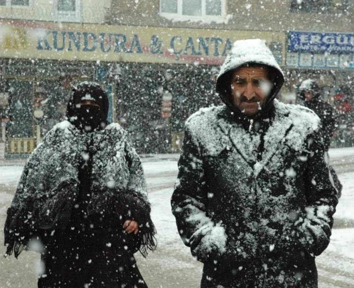 Erzurum&rsquo;da Kar Yağışı