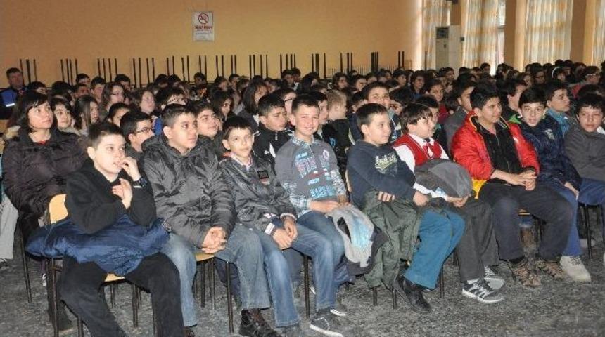Şeny&uuml;z; &ldquo;internette Tanıştığınız Kişilere Kişisel Bilgilerinizi Vermeyin&rdquo;