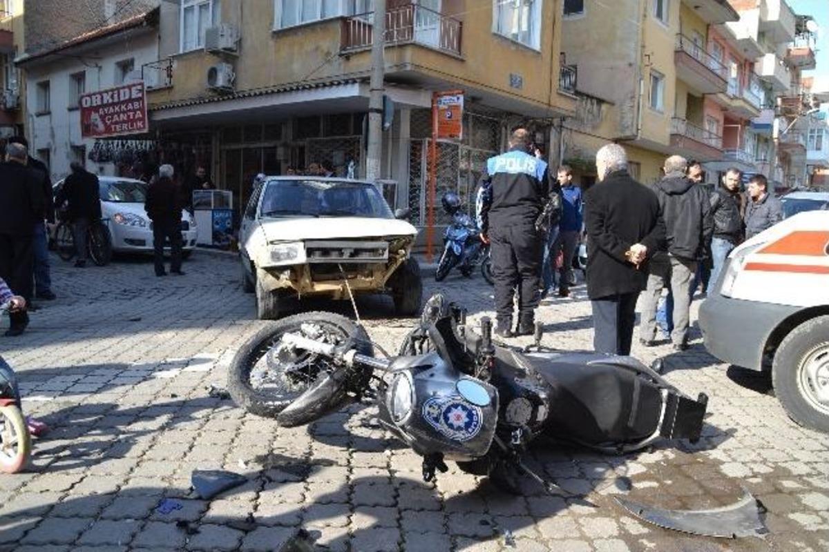 Polis Motosikleti Otomobile &Ccedil;arptı