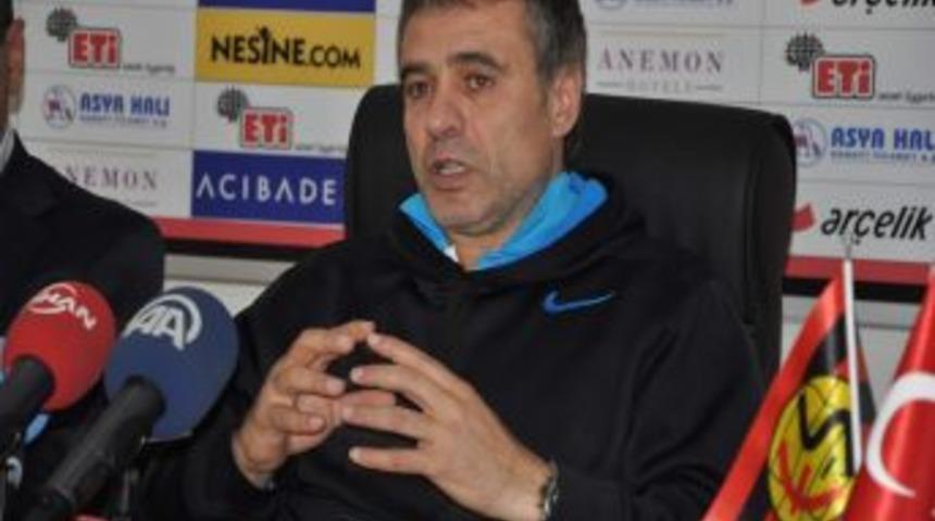 Ersun Yanal: Milli Takımlar Oyuncu Yetiştirmez, Oyuncu Oynatır