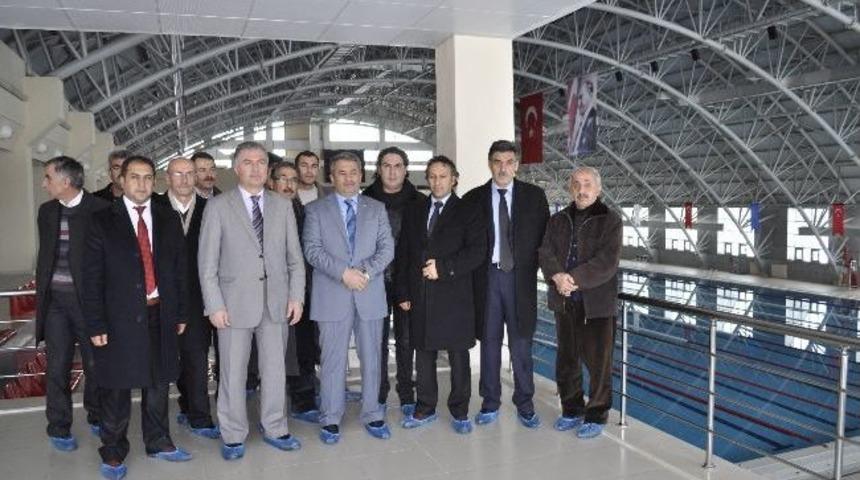 Ak Partili Aras Vanlıları Olimpik Y&uuml;zme Havuzuna Davet Etti