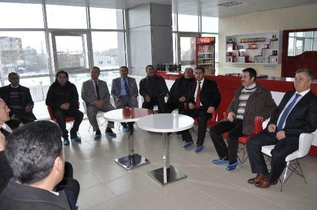 Ak Partili Aras Vanlıları Olimpik Yüzme Havuzuna Davet Etti 1
