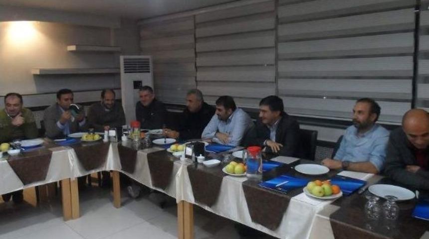 &ldquo;t&uuml;rkiye&rsquo;de Siyasal Kimlikler&rdquo; Toplantısı