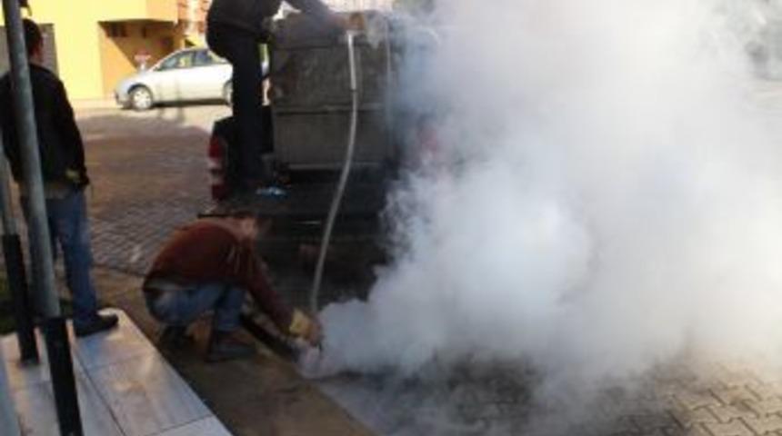 Edremit&rsquo;te Sinekle M&uuml;cadele &Ccedil;alışmaları Başladı