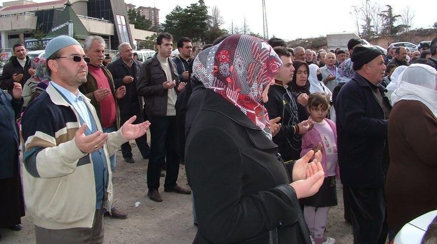 Nevşehir&rsquo;in Umrecileri Dua Ve Tekbirlerle Uğurlandı