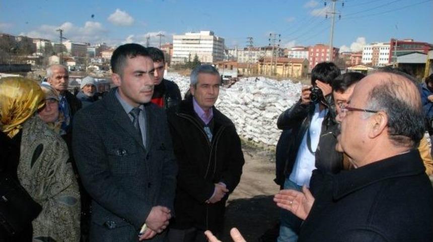 K&ouml;m&uuml;r Dağıtımındaki Aksaklıkları G&ouml;ren Vali Kolat Sorumluları İkaz Etti